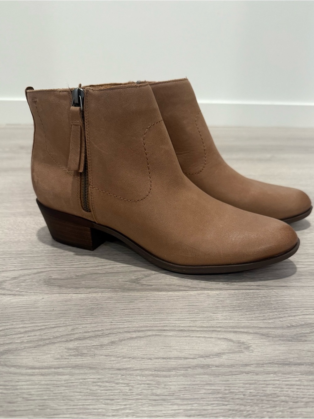 Lucky Brand Tan Leather Ankle Booties with Side Zip